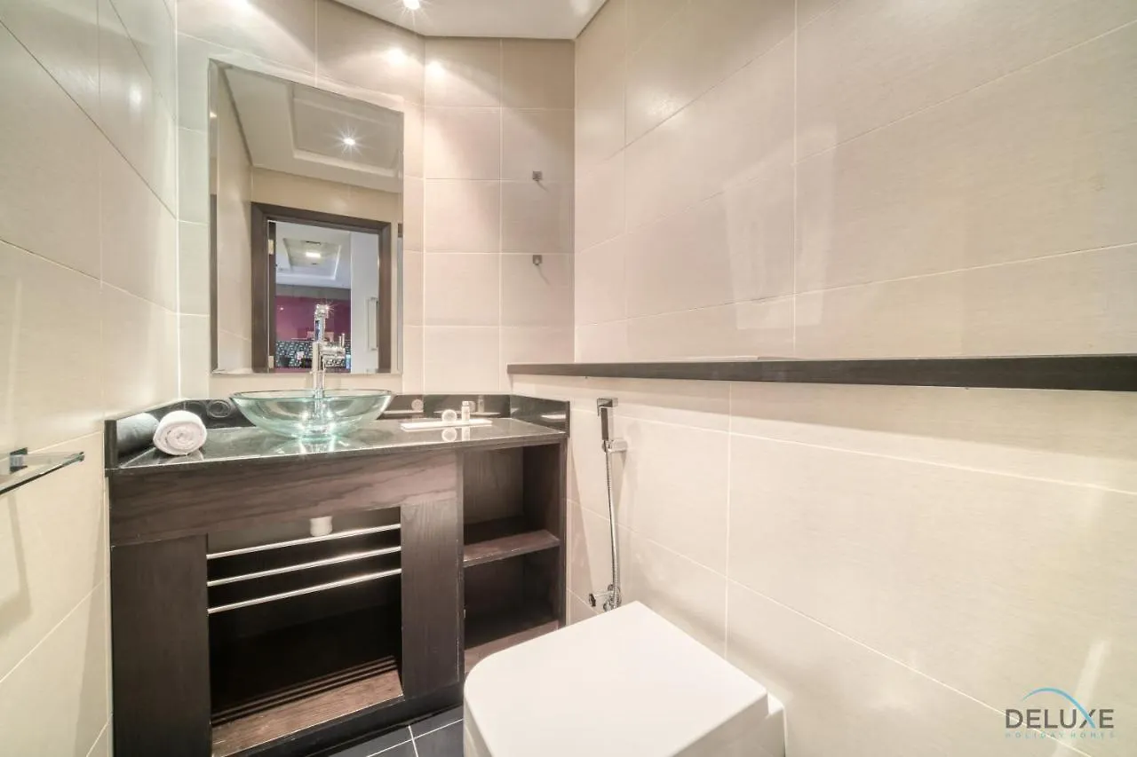 Sea Views From Living To Bedroom Perfect For Staycation, Dubai Marina By Deluxe Holiday Homes דירה